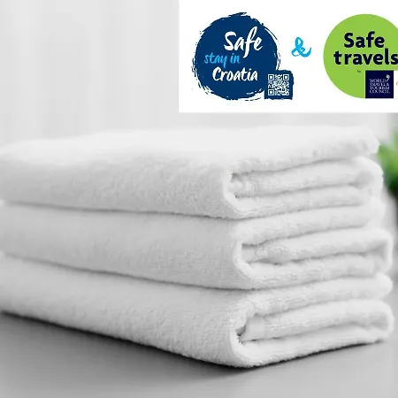 아파트먼츠 몰로 마레 *