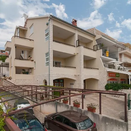 아파트먼츠 몰로 마레 *