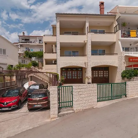 Apartment Molo Mare Hvar Town