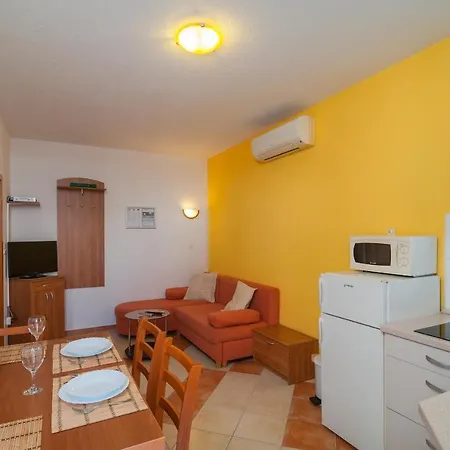 아파트먼츠 몰로 마레 흐바르